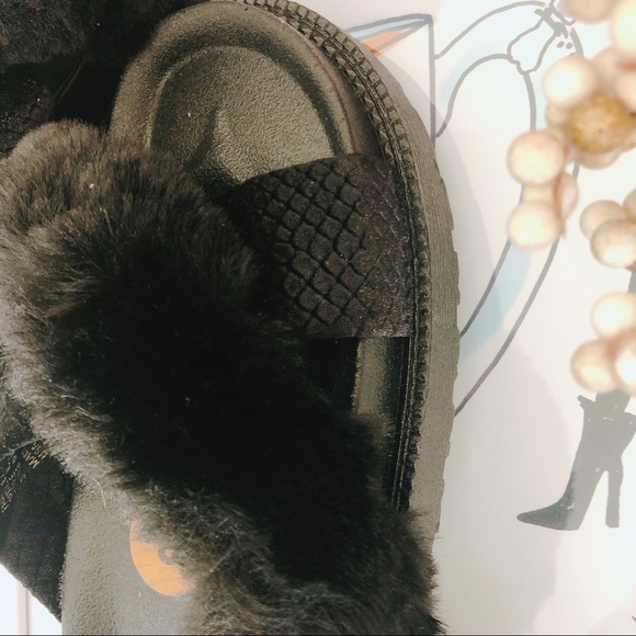 Joe’s Jeans Fur Slides Sandals - Picture 3 of 5